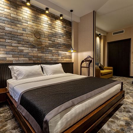 Hotel Adamo Тбилиси Екстериор снимка