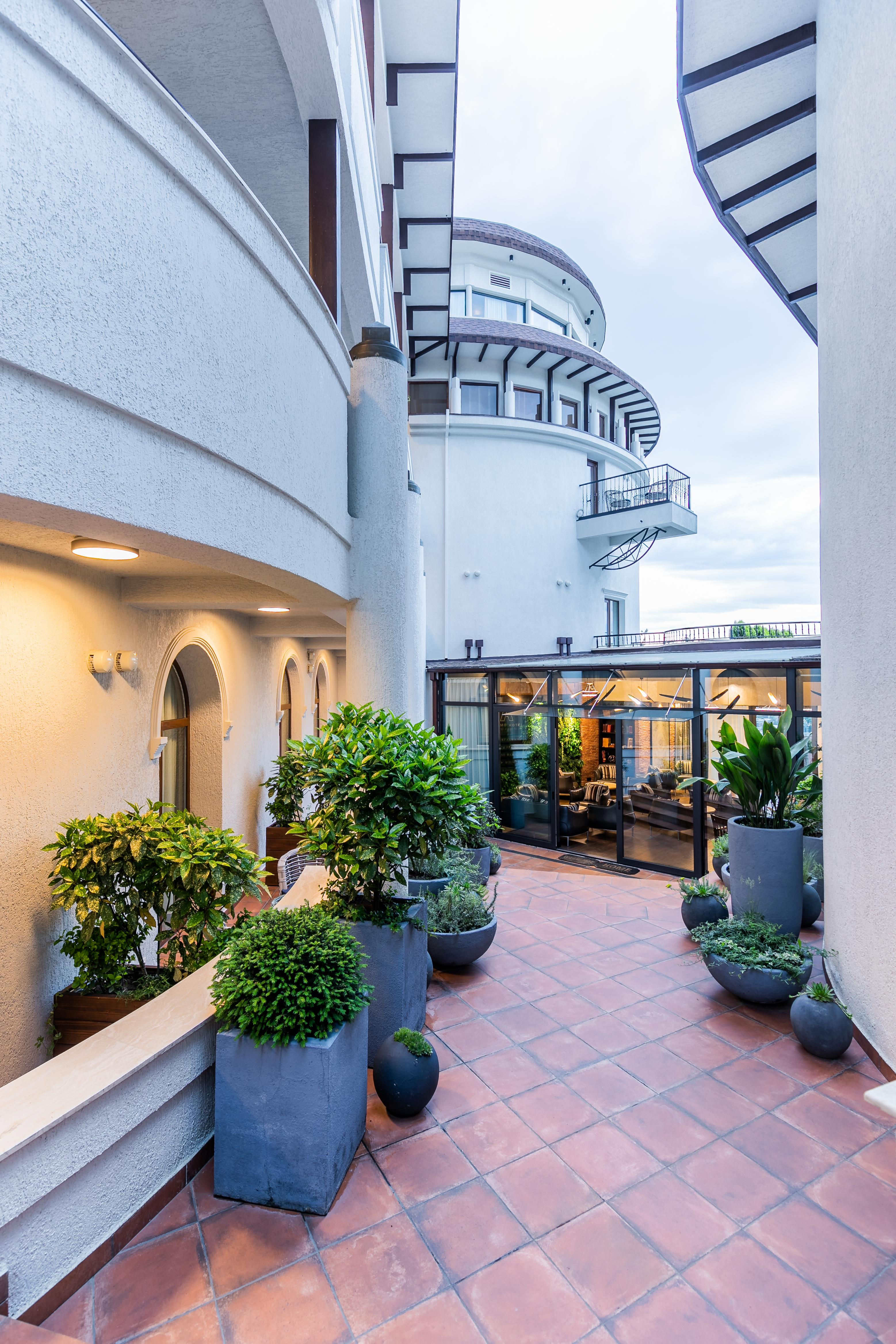 Hotel Adamo Тбилиси Екстериор снимка