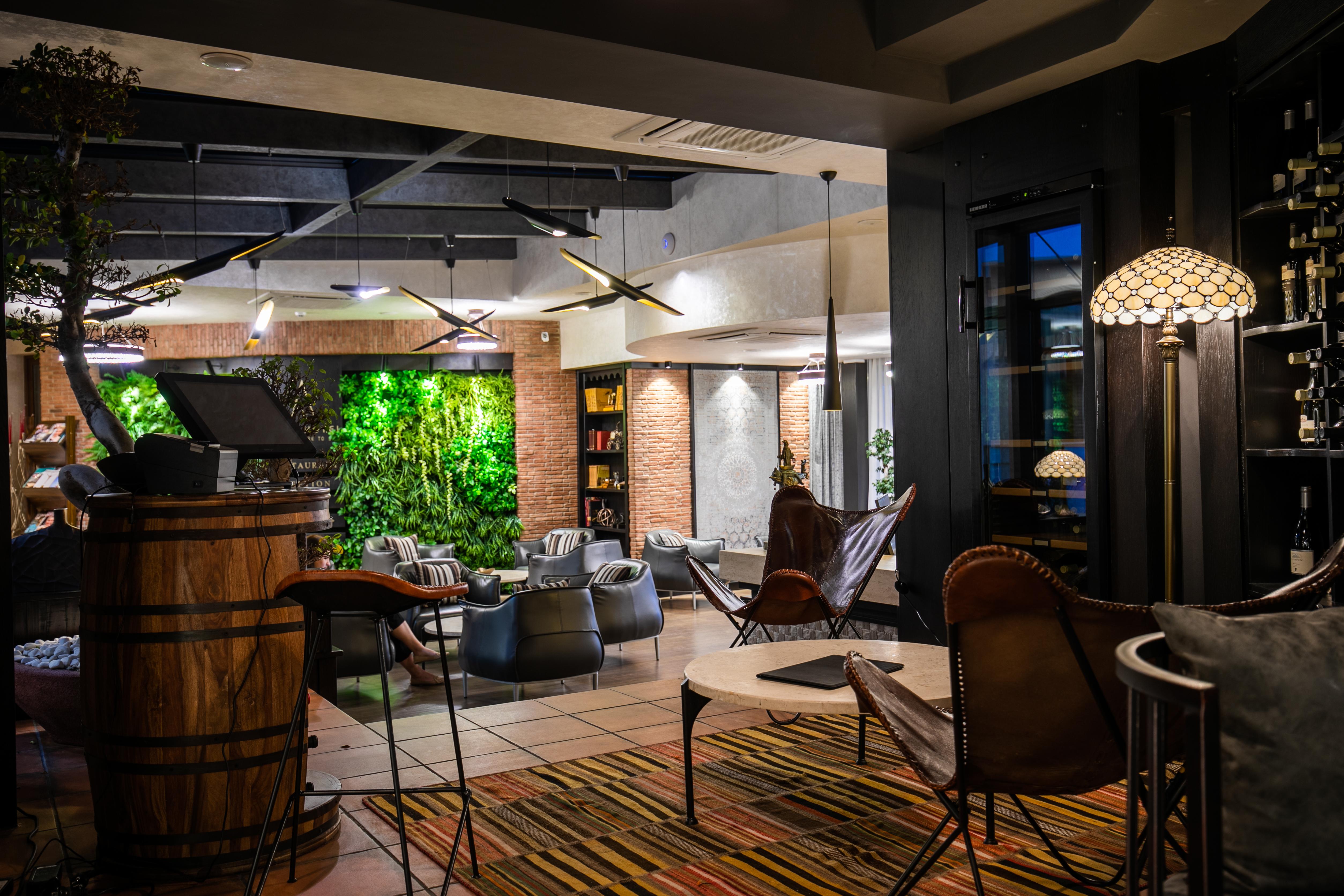 Hotel Adamo Тбилиси Екстериор снимка