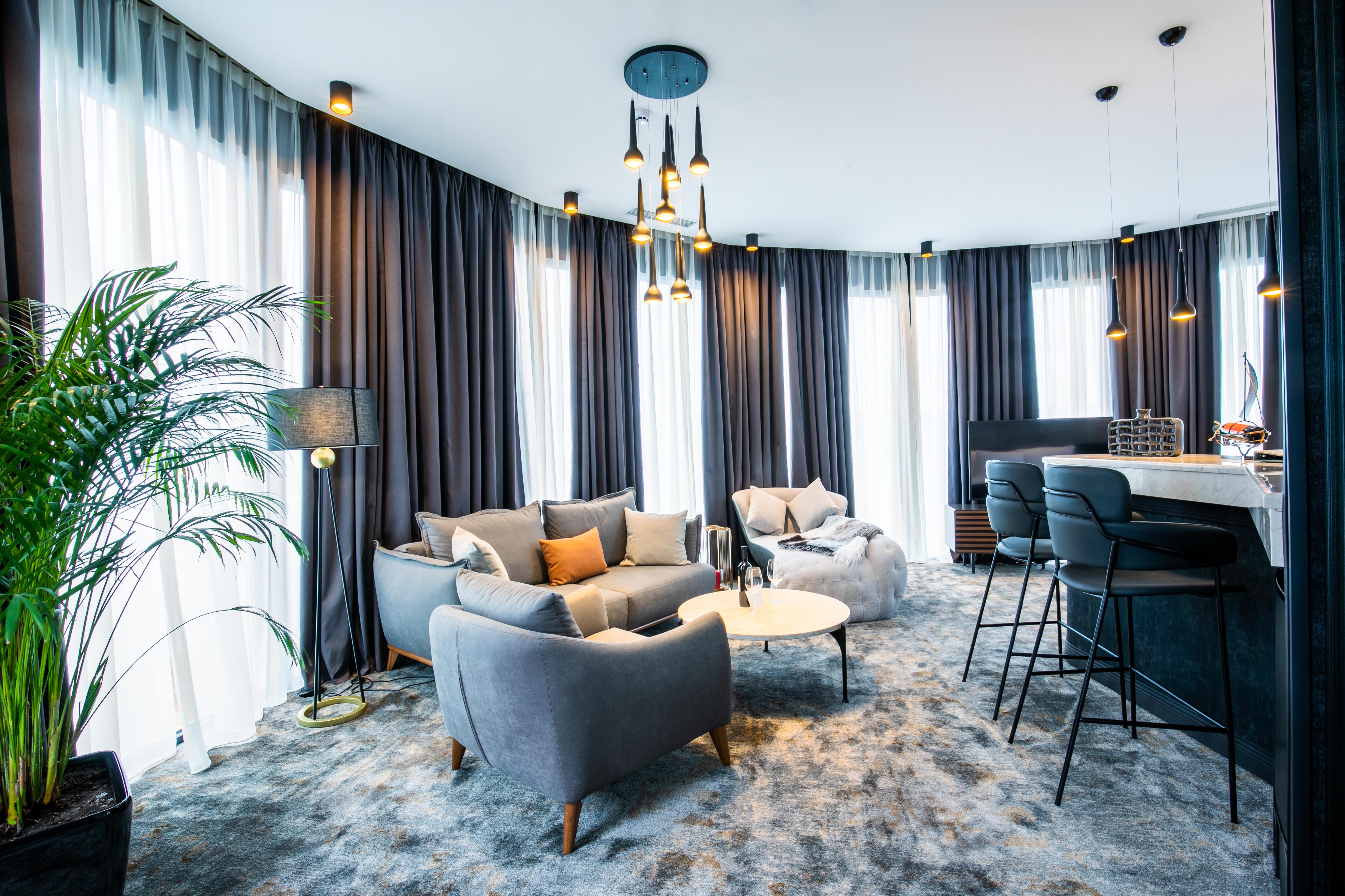 Hotel Adamo Тбилиси Екстериор снимка