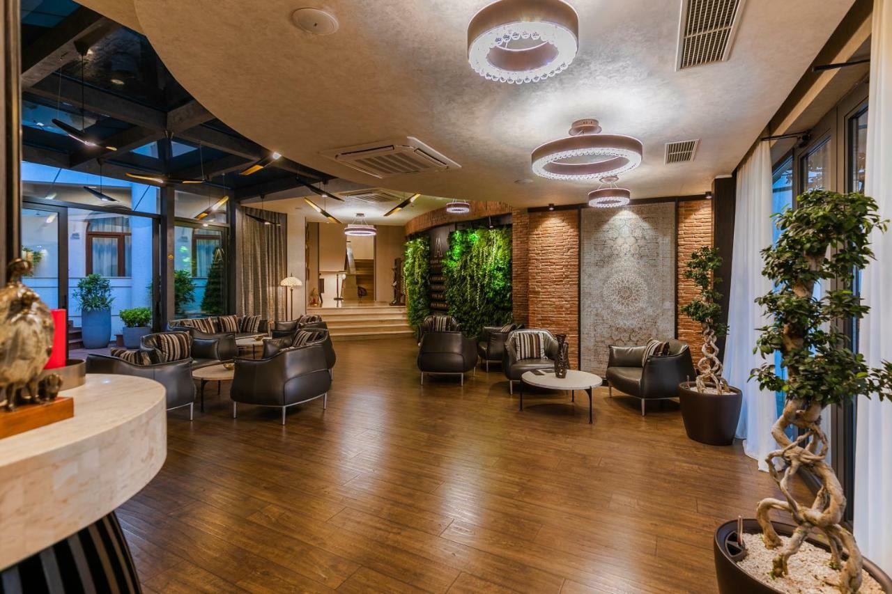 Hotel Adamo Тбилиси Екстериор снимка