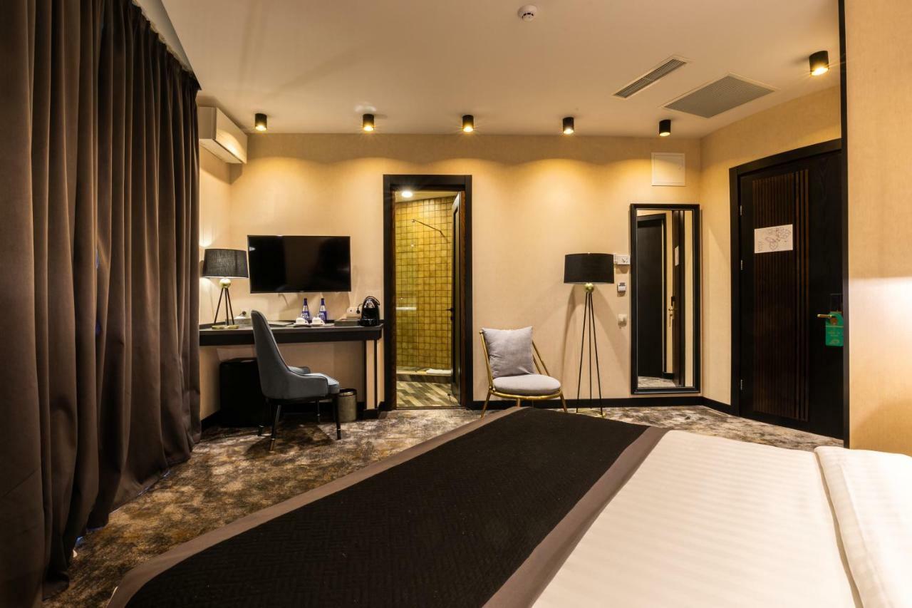 Hotel Adamo Тбилиси Екстериор снимка