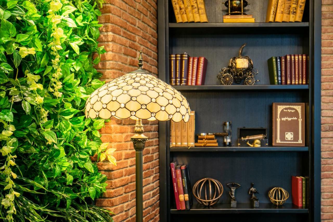 Hotel Adamo Тбилиси Екстериор снимка