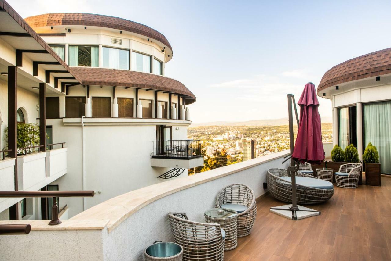 Hotel Adamo Тбилиси Екстериор снимка